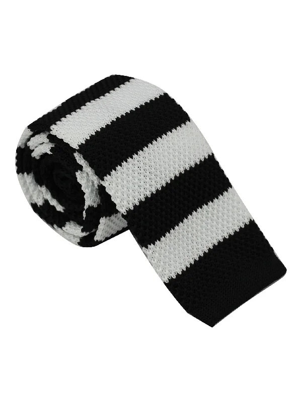 BLACK & WHITE STRIPED KNITTED TIE