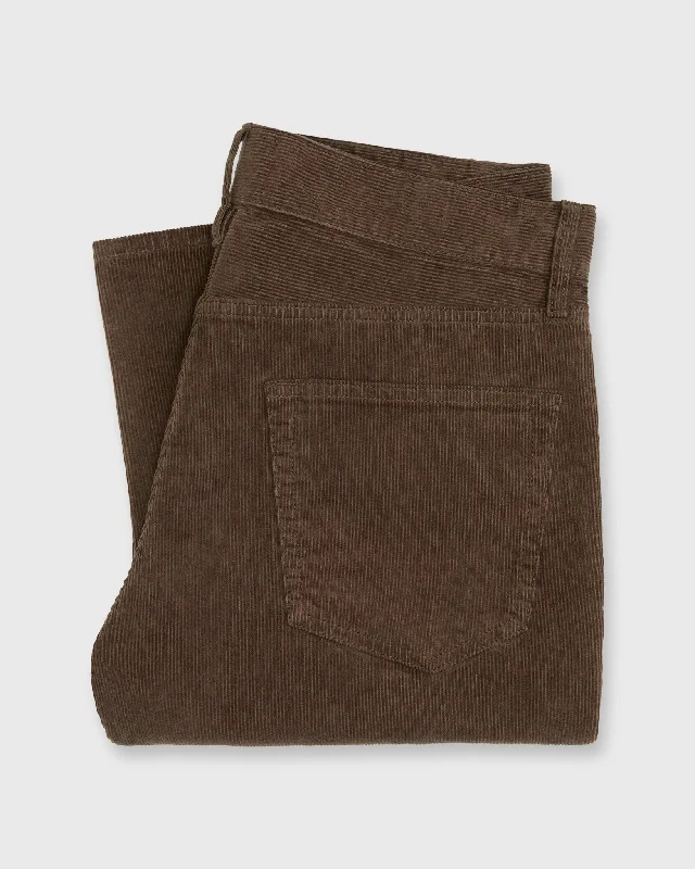 Wide-Leg Men's JeansSlim Straight 5-Pocket Pant in Chocolate Garment-Dyed Corduroy